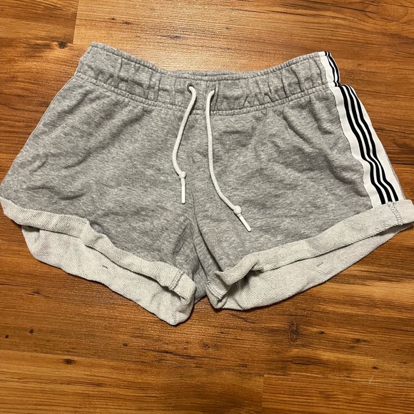 Nike sweat shorts - Picture 1 of 3
